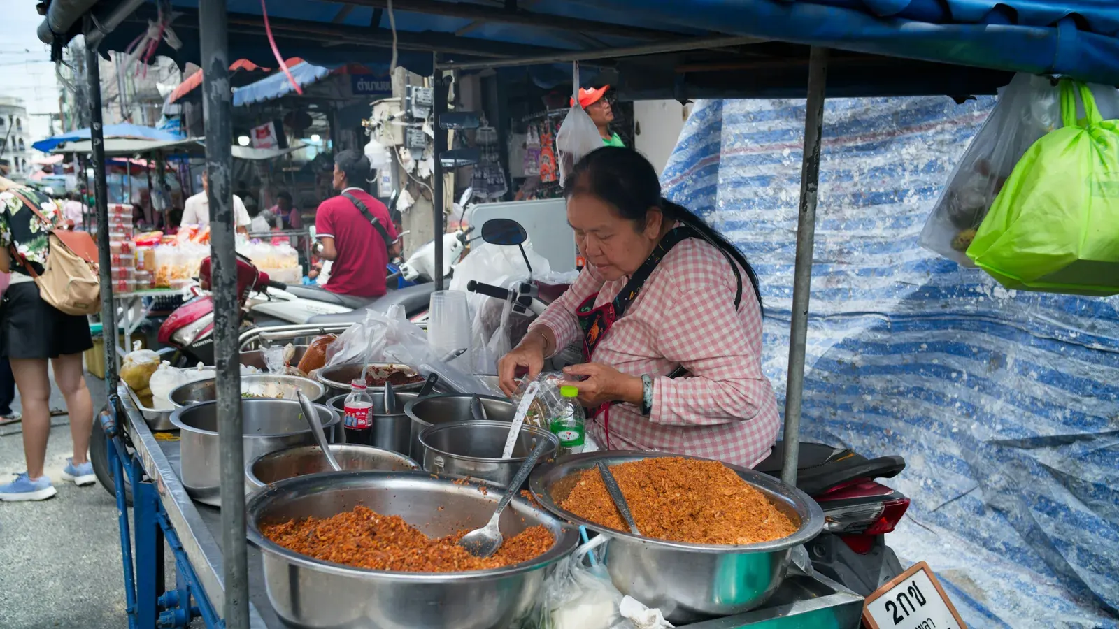 Cooking from Local Markets While Travelling