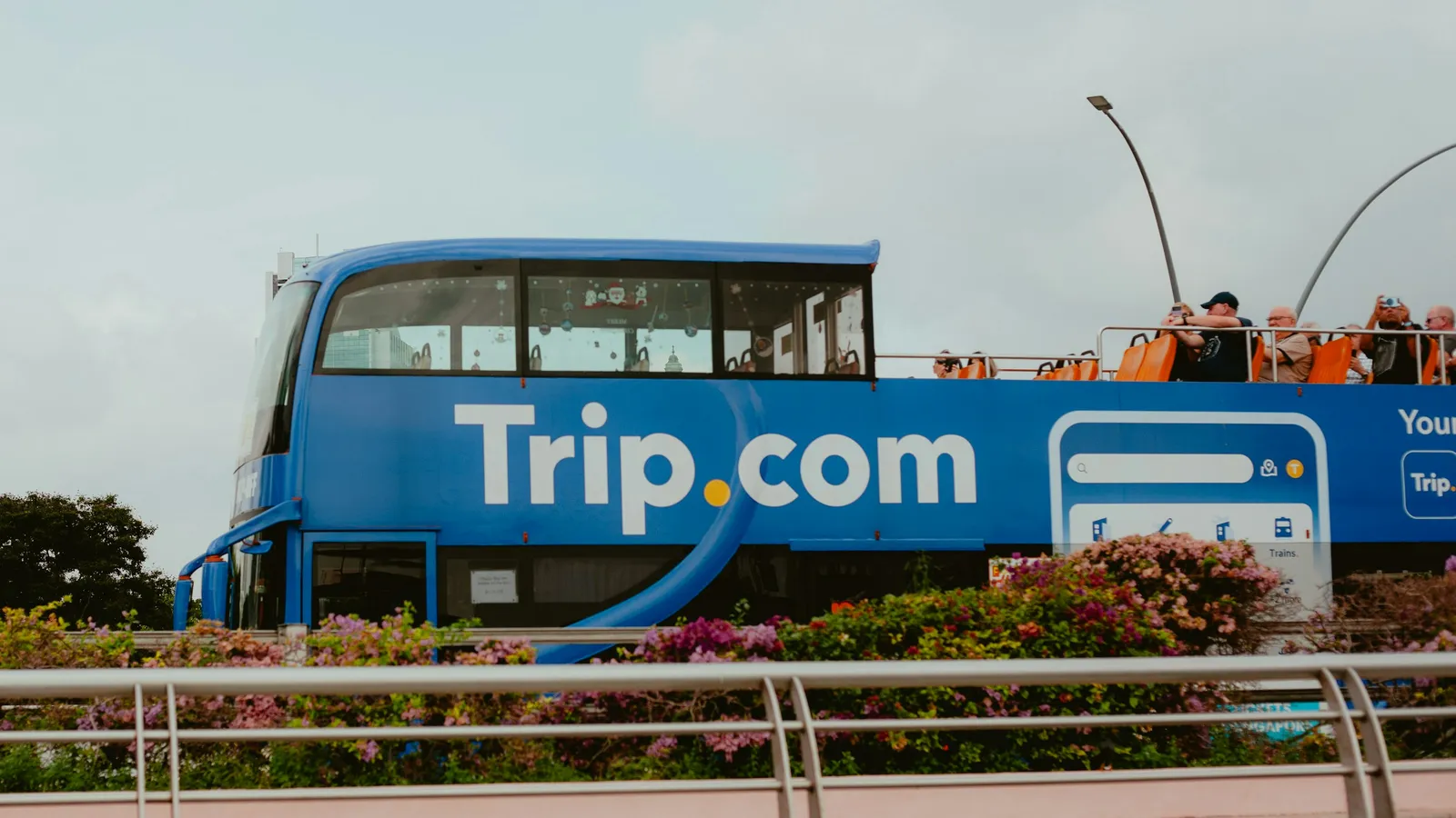 Best Solo Travel Apps If You're Over 40